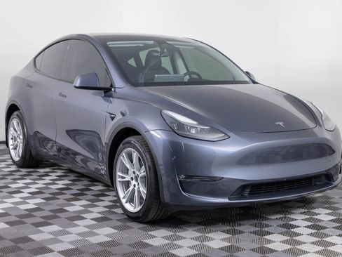 Used 2023 Tesla Model Y Long Range image 11