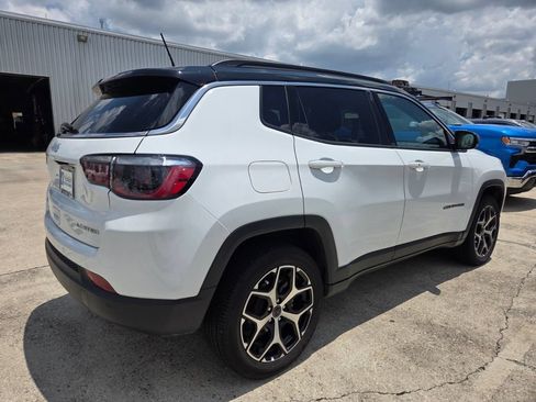 Used 2025 Jeep Compass Limited AWD/4WD image 5