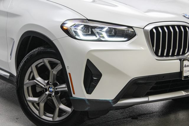 Used 2023 BMW X3 xDrive30i w/ Premium Package w/ZPA AWD/4WD image 3