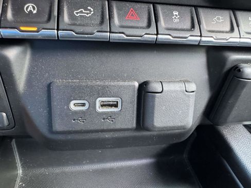 Used 2022 Chevrolet Silverado 1500 RST w/ Redline Edition AWD/4WD image 38