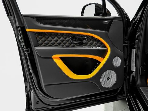 Used 2023 Bentley Bentayga Speed image 47