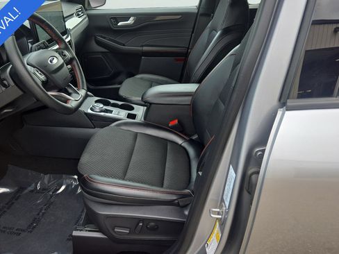 Used 2024 Ford Escape ST-Line w/ Tech Pack #1 AWD/4WD image 9