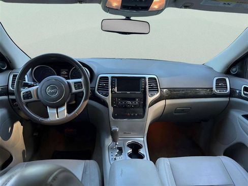 Used 2011 Jeep Grand Cherokee Laredo AWD/4WD image 17