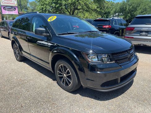 Used 2017 Dodge Journey SE w/ Flexible Seating Group image 6