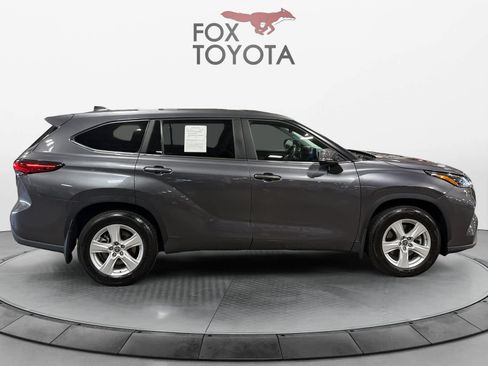 Used 2023 Toyota Highlander LE AWD/4WD image 7