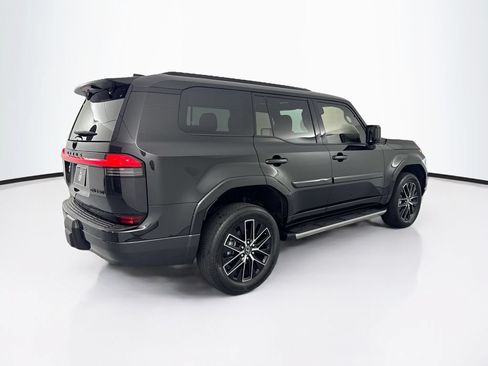 Used 2025 Lexus GX 550 w/ Cold Area Package AWD/4WD image 5