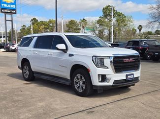 Used 2021 GMC Yukon XL SLE video 3