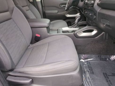 Used 2024 Nissan Frontier SV AWD/4WD image 17