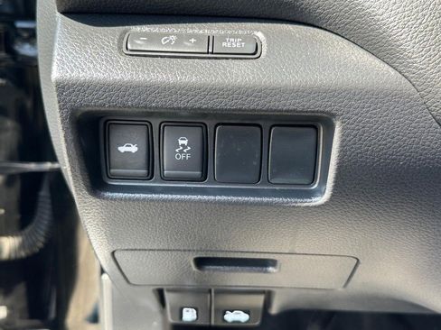 Used 2017 Nissan Altima 2.5 SR image 34