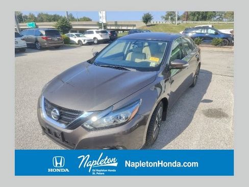 Used 2017 Nissan Altima 2.5 SL w/ 2.5 Technology Package FWD image 1