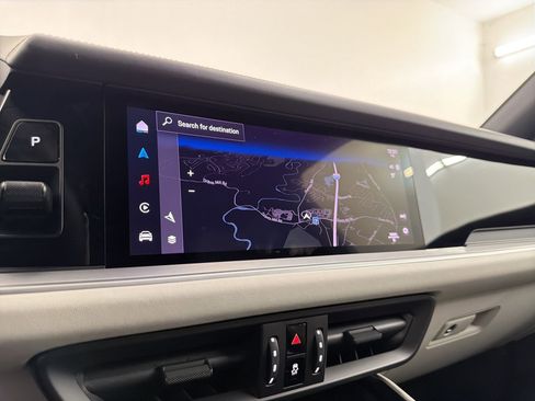 Certified 2025 Porsche Cayenne S AWD/4WD image 24