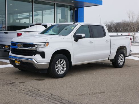 Used 2022 Chevrolet Silverado 1500 LT AWD/4WD image 6