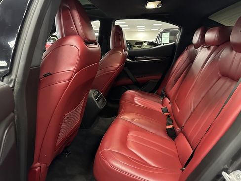 Used 2018 Maserati Ghibli S GranSport image 26
