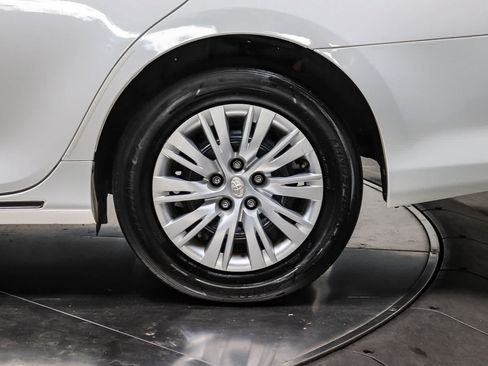 Used 2014 Toyota Camry LE FWD image 10