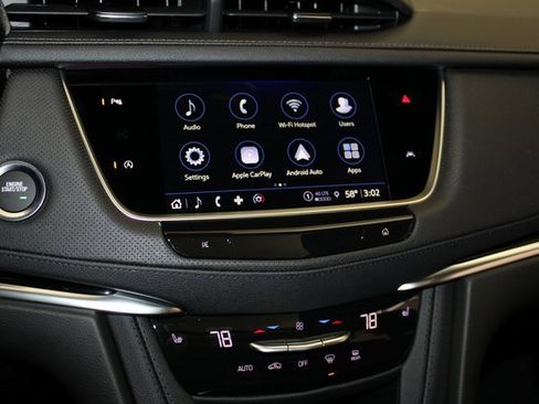 New 2025 Cadillac XT6 Luxury image 14