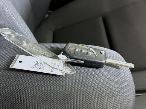 Used 2025 Toyota Corolla LE image 32