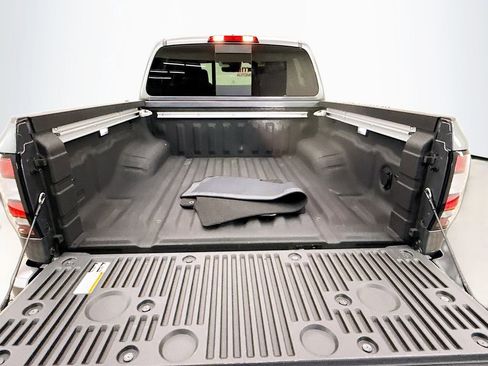 Used 2024 Nissan Frontier SL w/ Technology Package image 25