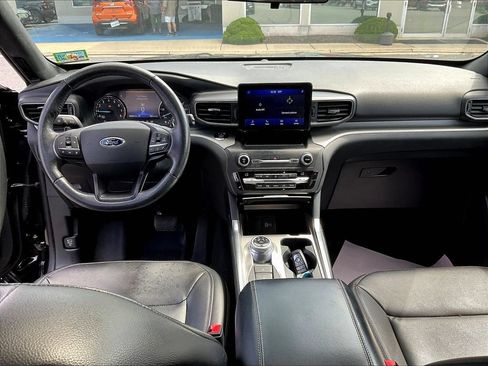 Used 2020 Ford Explorer XLT w/ Equipment Group 202A AWD/4WD image 5