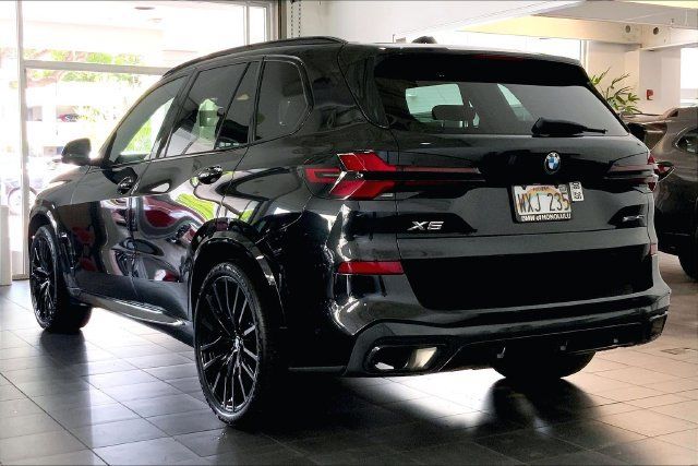 Used 2024 BMW X5 sDrive40i w/ M Sport Package RWD image 5