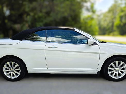 Used 2012 Chrysler 200 Touring image 4