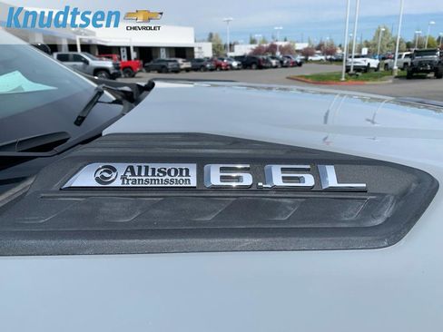 Used 2024 Chevrolet Silverado 2500 LTZ w/ LTZ Plus Package image 10