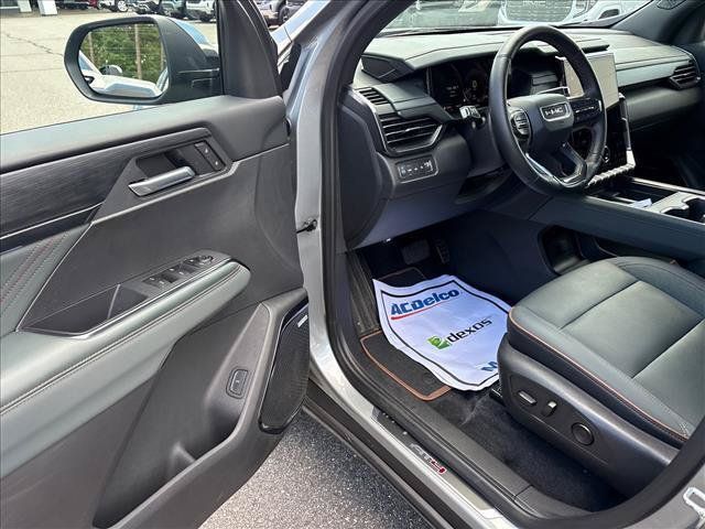 Certified 2025 GMC Acadia AT4 AWD/4WD image 12