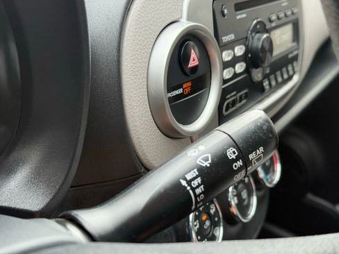 Used 2014 Toyota Yaris L image 30