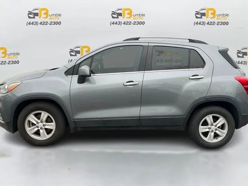 Used 2019 Chevrolet Trax LT w/ LT Convenience Package image 8