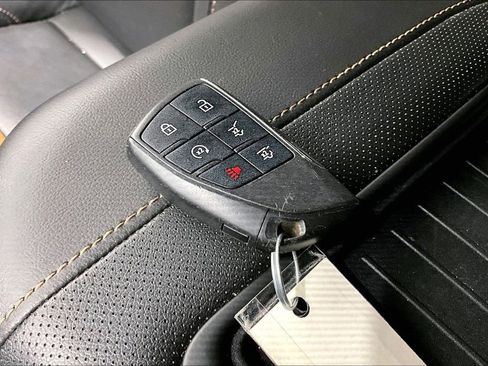 Used 2021 GMC Yukon XL AT4 w/ AT4 Premium Plus Package image 13