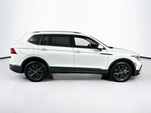 Used 2024 Volkswagen Tiguan SE AWD/4WD image 4