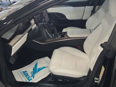 Used 2022 Tesla Model S image 5