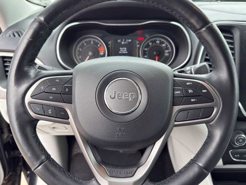 Used 2021 Jeep Cherokee Latitude Plus image 15