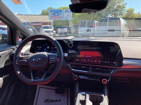 New 2025 Chevrolet Equinox EV RS w/ Convenience Package II FWD image 6