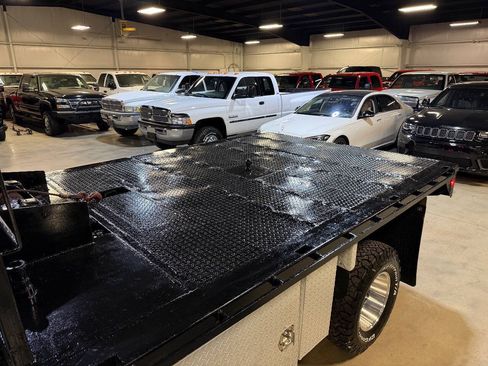 Used 1999 Ford F350 4x4 Regular Cab DRW Super Duty image 21