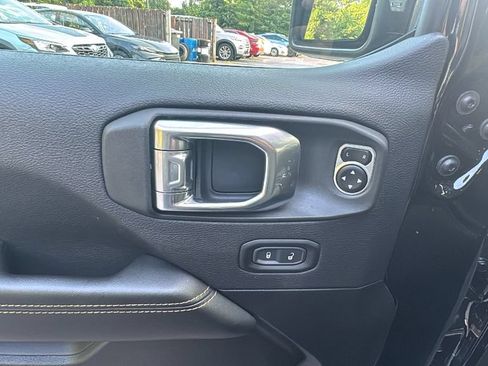 Used 2025 Jeep Wrangler Unlimited Sahara AWD/4WD image 14