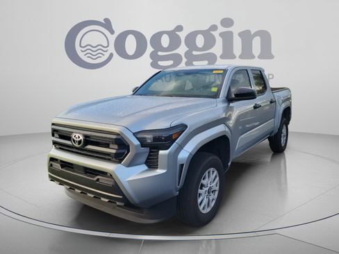 Used 2025 Toyota Tacoma SR RWD image 2