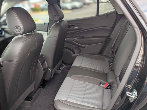 Certified 2025 Chevrolet Trax LT w/ LT Convenience Package image 31