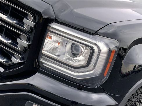 Used 2018 GMC Sierra 1500 SLT w/ All Terrain Package image 28