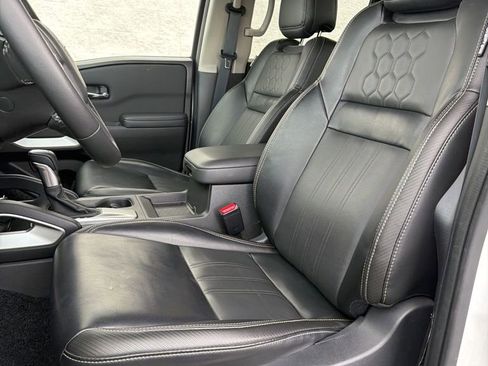 Used 2024 Nissan Frontier SL image 7