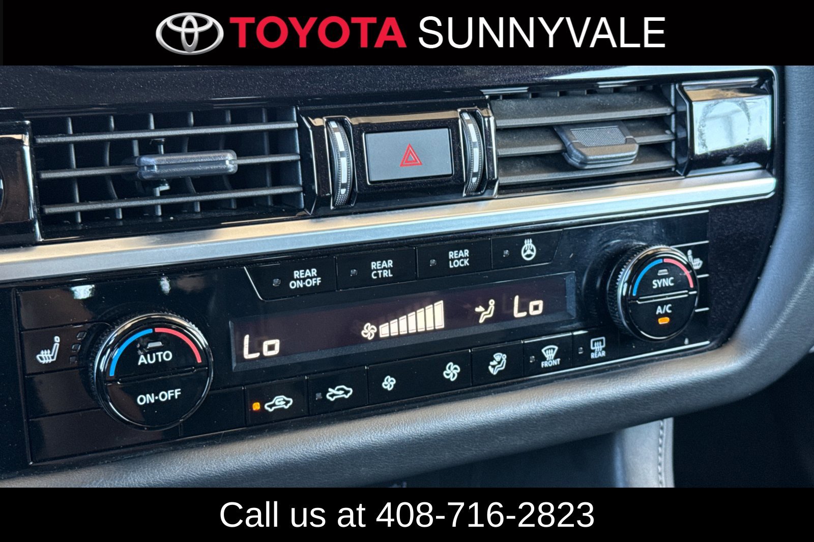 Used 2024 Nissan Pathfinder SL FWD image 18