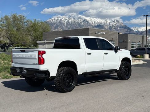 Used 2020 Chevrolet Silverado 1500 Custom Trail Boss w/ Custom Convenience Package AWD/4WD image 9