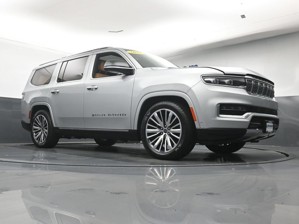 Used 2023 Jeep Grand Wagoneer Series III AWD/4WD image 30