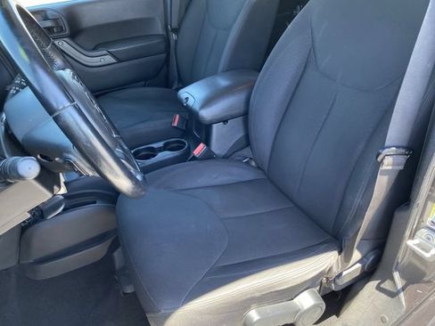 Used 2016 Jeep Wrangler Unlimited Sport w/ Quick Order Package 24S AWD/4WD image 13