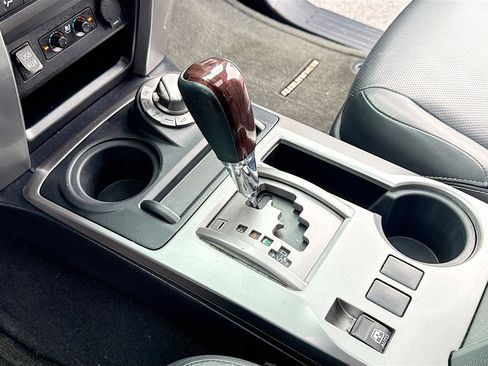 Used 2017 Toyota 4Runner Limited image 11