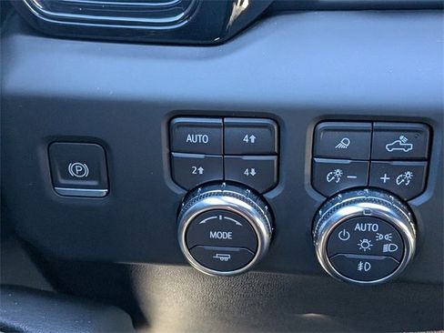 Used 2023 GMC Sierra 1500 AT4 w/ Technology Package image 24