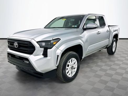 Certified 2024 Toyota Tacoma SR5 image 3