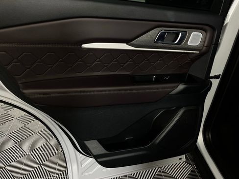 Used 2025 Ford Explorer Platinum w/ LUX Leather Package image 30