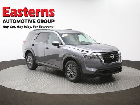 Used 2024 Nissan Pathfinder SV image 48