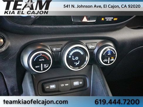 Used 2022 Hyundai Venue Limited w/ Cargo Package FWD image 27