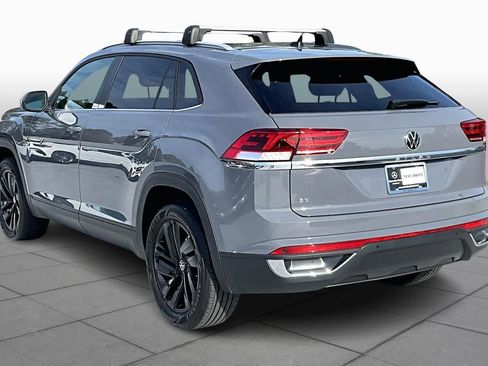 Used 2022 Volkswagen Atlas Cross Sport SE image 11
